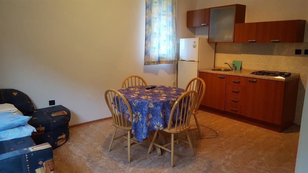 Apartments Vile Holiday Zivogosce Ngoại thất bức ảnh